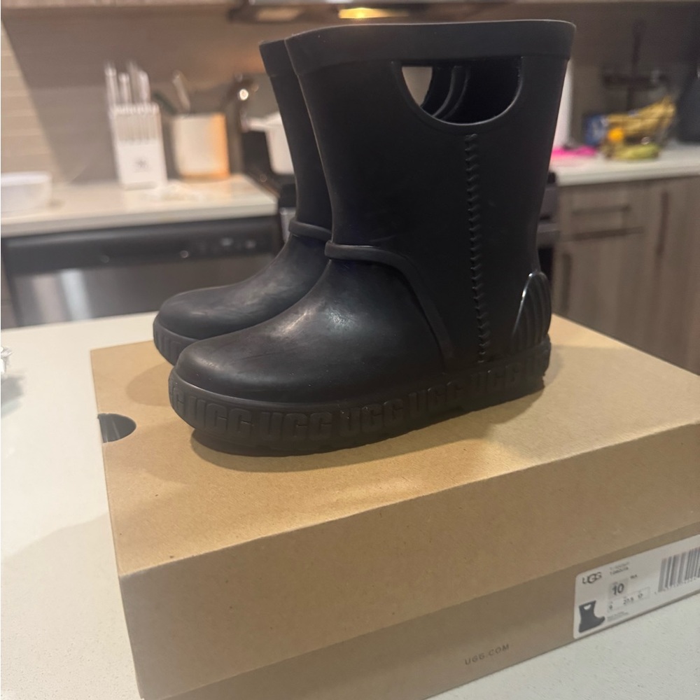 Kid Ugg rain boots